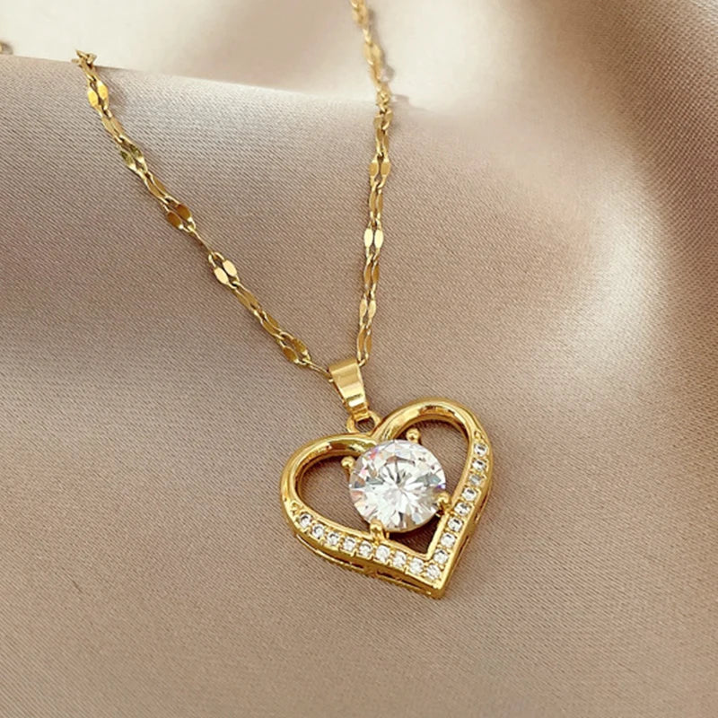 Artificial Gems Heart Pendant Necklace