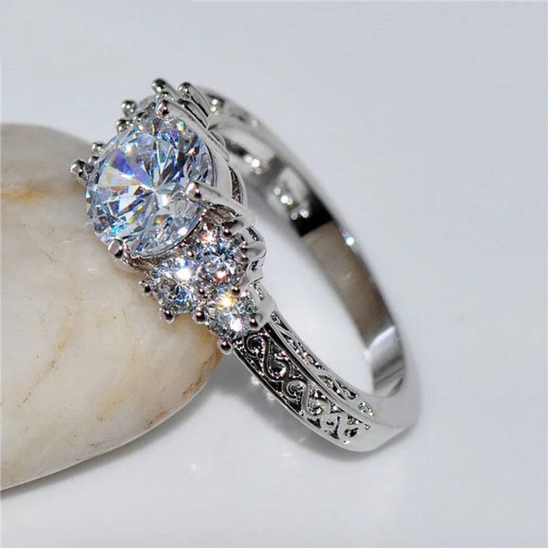 Exquisite White Zircon Stones Ring